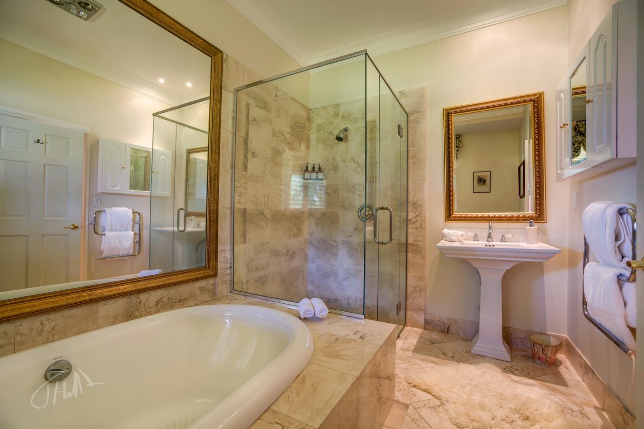 Eagle Ridge Lodge タウランガ エクステリア 写真