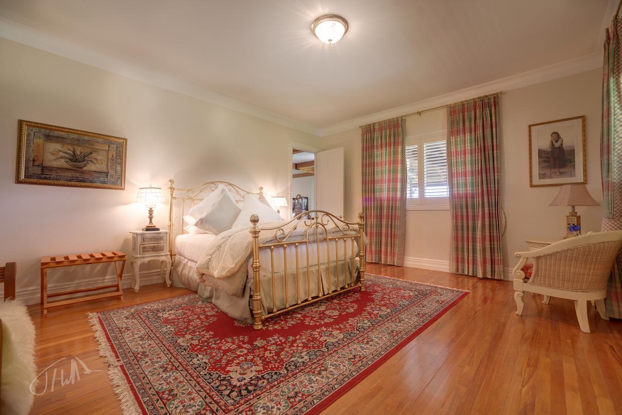 Eagle Ridge Lodge タウランガ エクステリア 写真