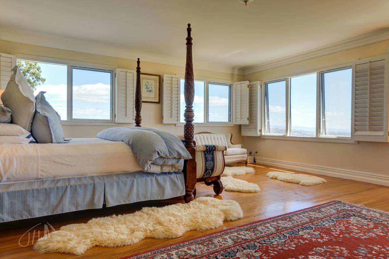 Eagle Ridge Lodge タウランガ エクステリア 写真